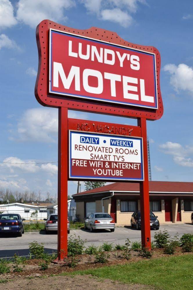 Lundy's Motel 2*