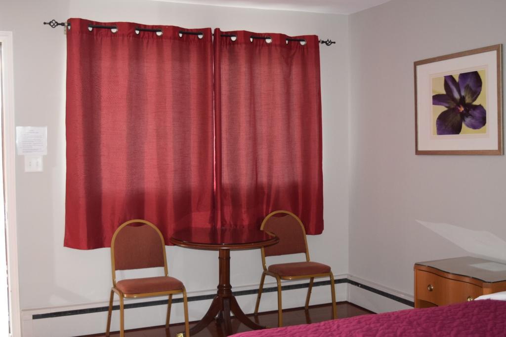 Motel Lundy's